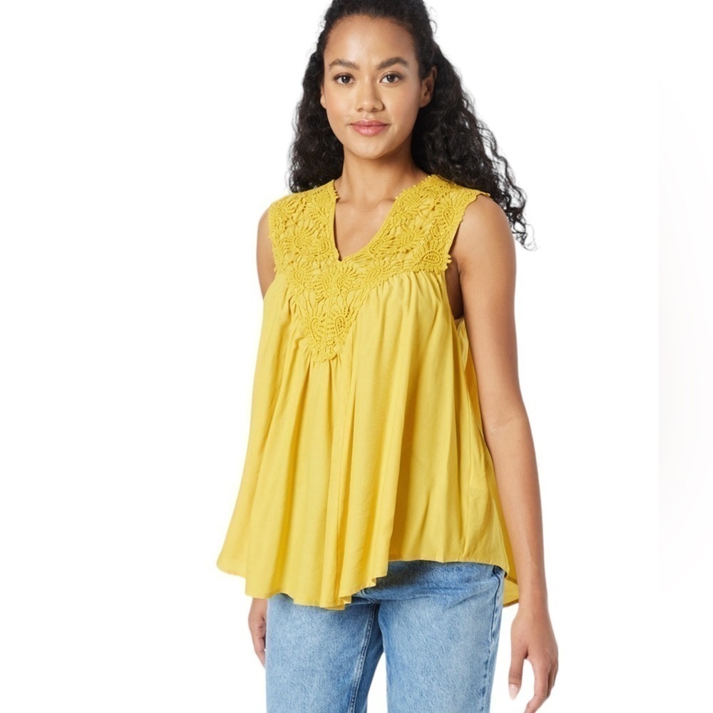 Molly Bracken Crotchet Lace Sleeveless Blouse